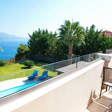 Villa Kleismata Sleeps 6