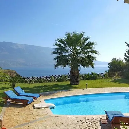 Villa Kleismata Sleeps 6 *