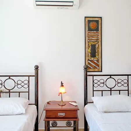 Kleismata Sleeps 6