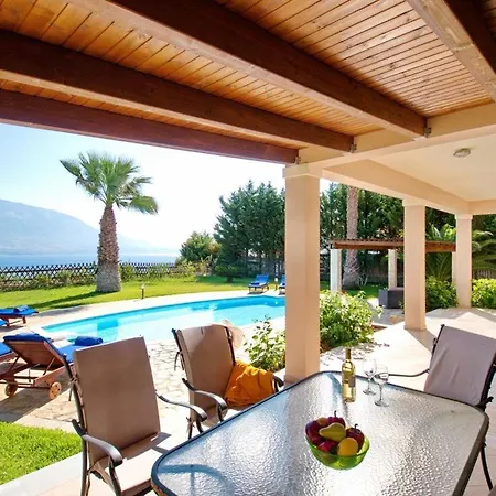 Villa Kleismata Sleeps 6